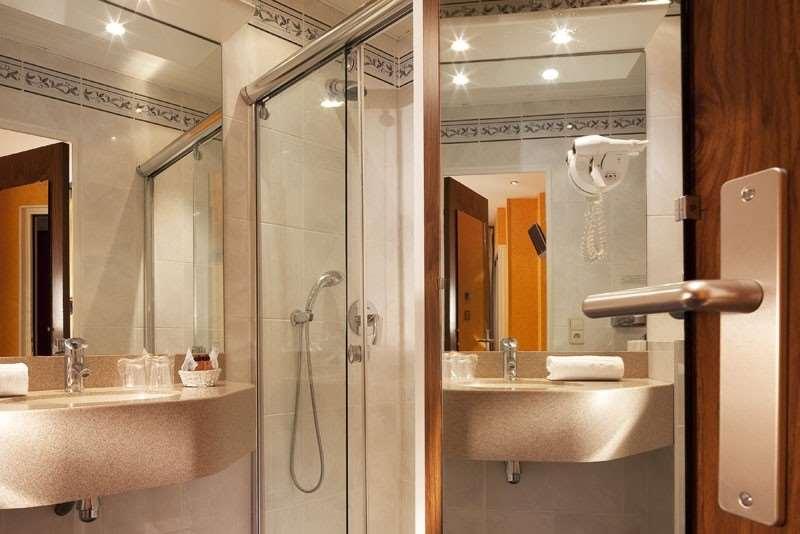 Cecilia Arc De Triomphe Hotel Parijs Kamer foto